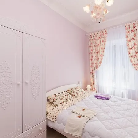 Apartment Верочка Большая Квартира Возле Моря! Парк Шевченко ! Ланжерон! *